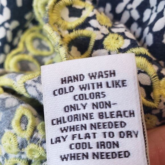 FEVER Embroidery Floral Peasant Top - Picture 10 of 11